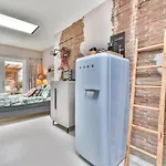 شقة Pats Garden With Mini Cinema, Projector *