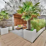 Pats Garden With Mini Cinema, Projector ألكمار