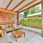 شقة Pats Garden With Mini Cinema, Projector