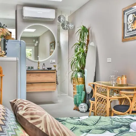 Pats Garden With Mini Cinema, Projector Alkmaar