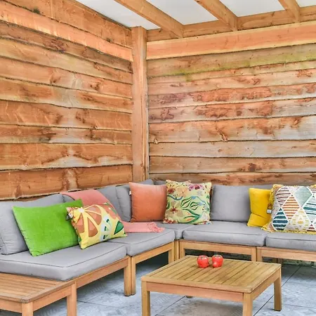 アパート Pats Garden With Mini Cinema, Projector