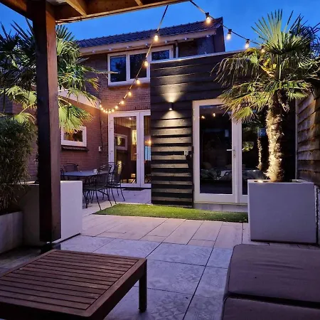 Pats Garden With Mini Cinema, Projector Appartement