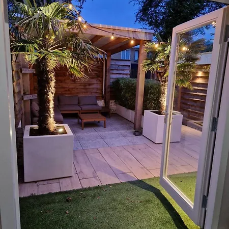Apartamento Pats Garden With Mini Cinema, Projector