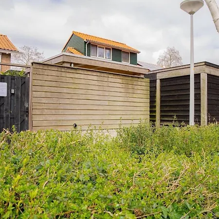 Pats Garden With Mini Cinema, Projector Appartement