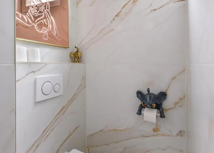 Pats Garden With Mini Cinema, Projector * Alkmaar