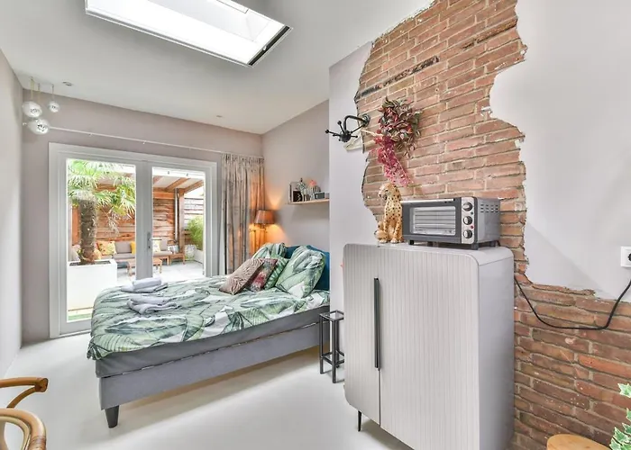 Pats Garden With Mini Cinema, Projector Appartement *