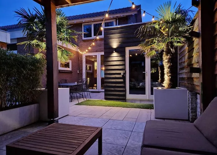 Pats Garden With Mini Cinema, Projector Appartement