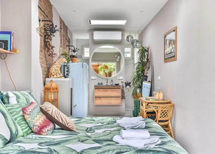 Pats Garden With Mini Cinema, Projector Appartement Alkmaar