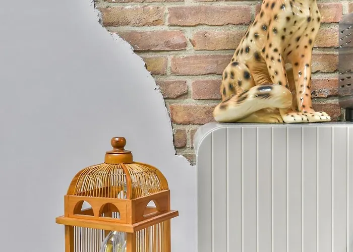 Pats Garden With Mini Cinema, Projector Alkmaar