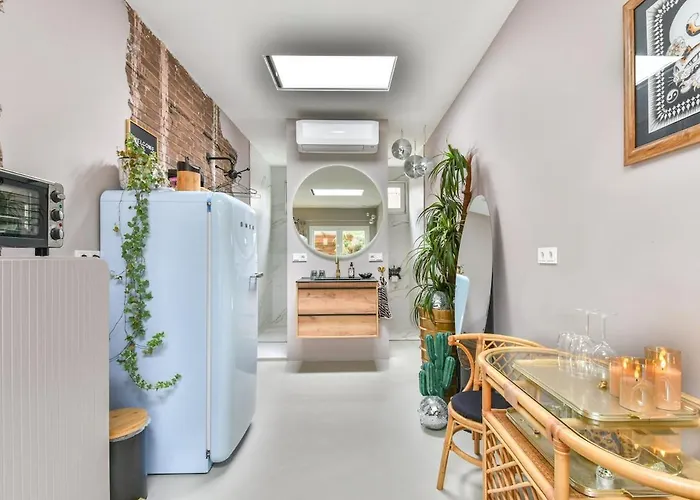 Pats Garden With Mini Cinema, Projector * Alkmaar